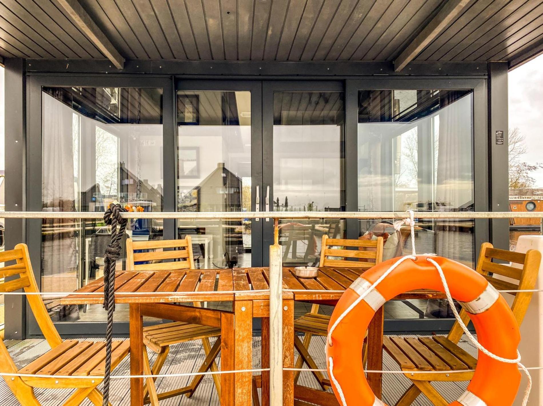 Houseboat Blue Sneekermeer Offingawier 외부 사진