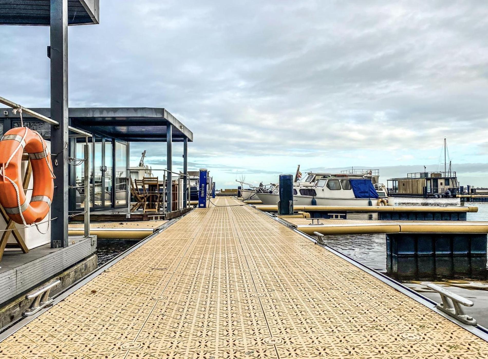 Houseboat Blue Sneekermeer Offingawier 외부 사진